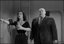 Plan 9 From Outer Space: The Ghoul Woman (Vampyra) and inspector Clay (Tor Johnson) in Plan 9 from outer space - The Movie